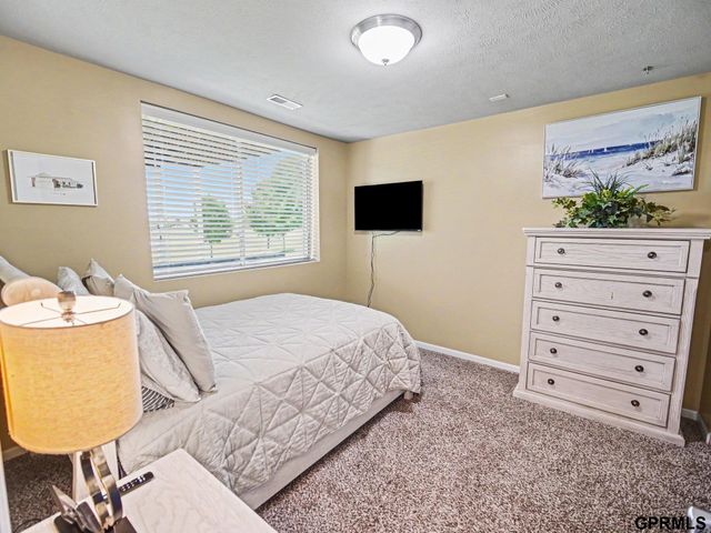 7006 N 143 Circle, Omaha, NE 68142