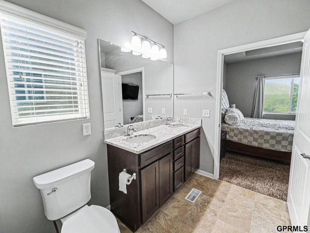 7006 N 143 Circle, Omaha, NE 68142