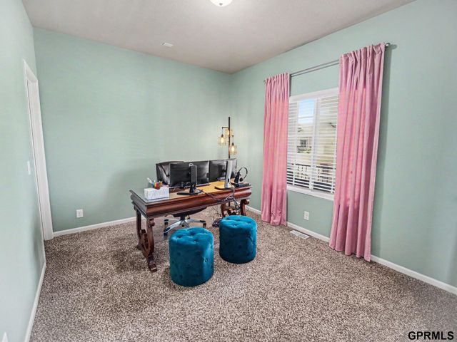 7006 N 143 Circle, Omaha, NE 68142