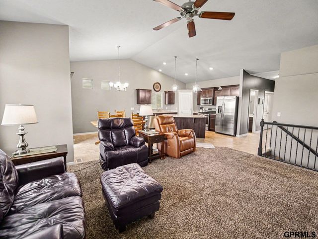 7006 N 143 Circle, Omaha, NE 68142