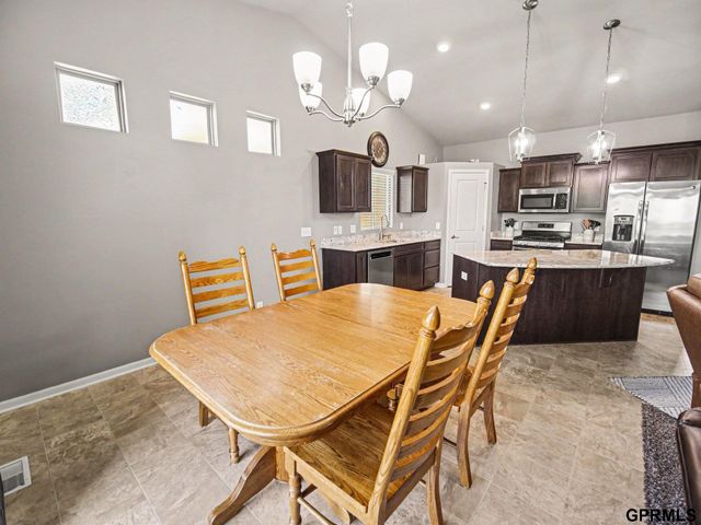 7006 N 143 Circle, Omaha, NE 68142