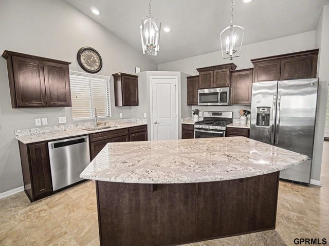 7006 N 143 Circle, Omaha, NE 68142