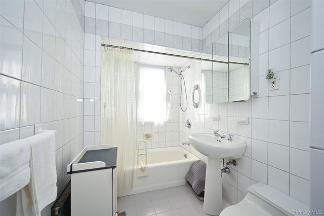 171-37 Courtney Avenue, Flushing, NY 11358