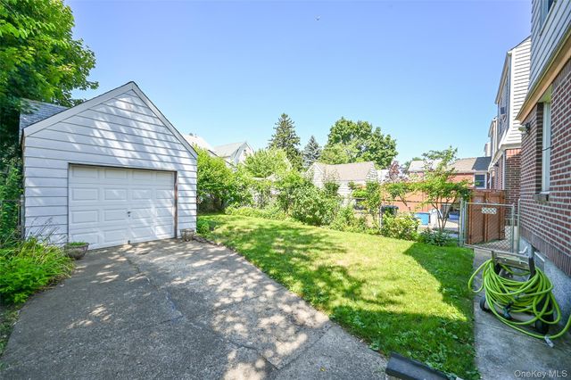171-37 Courtney Avenue, Flushing, NY 11358