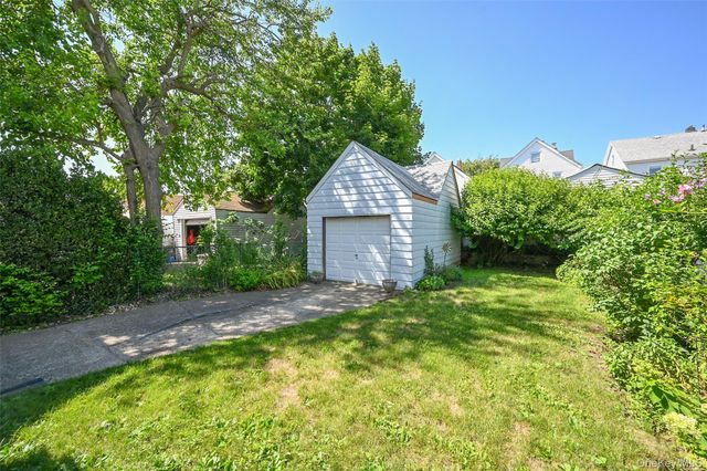 171-37 Courtney Avenue, Flushing, NY 11358