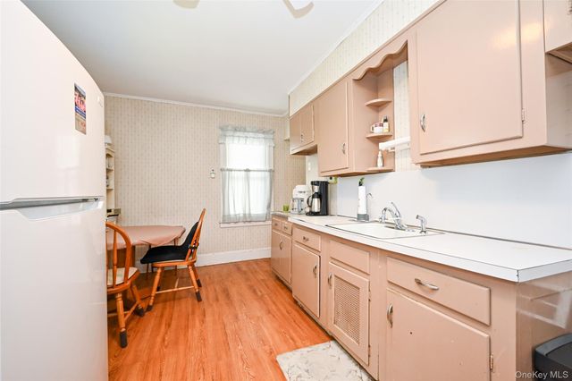 171-37 Courtney Avenue, Flushing, NY 11358