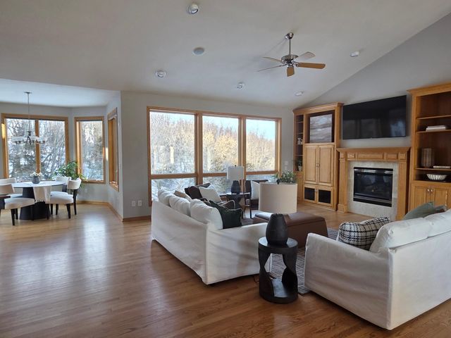 1057 Ridge Crest Lane NW, Rochester, MN 55901