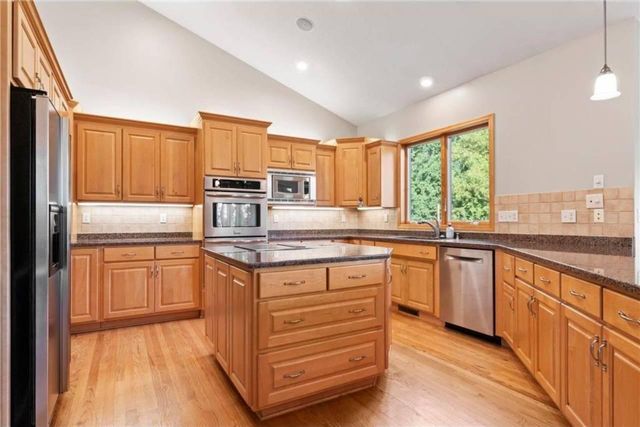 1057 Ridge Crest Lane NW, Rochester, MN 55901