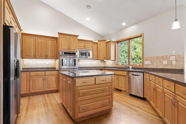 1057 Ridge Crest Lane NW, Rochester, MN 55901