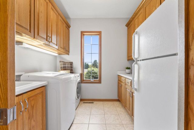 1057 Ridge Crest Lane NW, Rochester, MN 55901