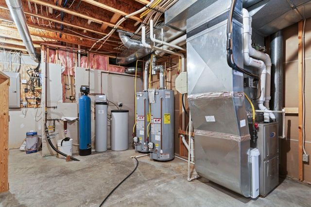 1057 Ridge Crest Lane NW, Rochester, MN 55901