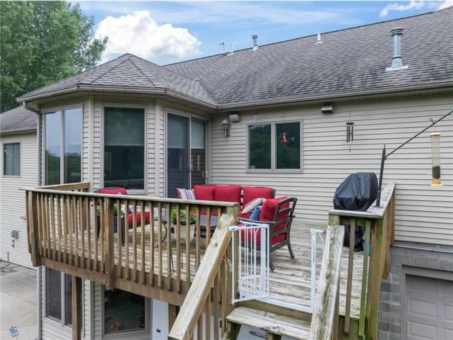 1057 Ridge Crest Lane NW, Rochester, MN 55901