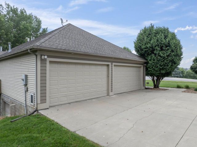 1057 Ridge Crest Lane NW, Rochester, MN 55901