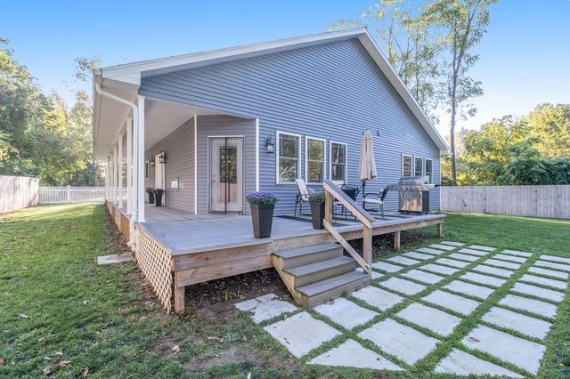 7811 N 39th Street, Augusta, MI 49012