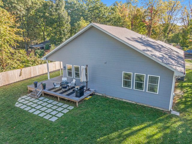 7811 N 39th Street, Augusta, MI 49012