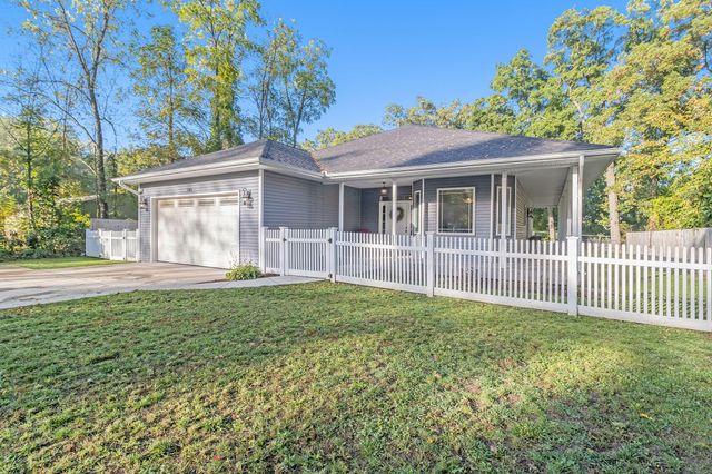 7811 N 39th Street, Augusta, MI 49012