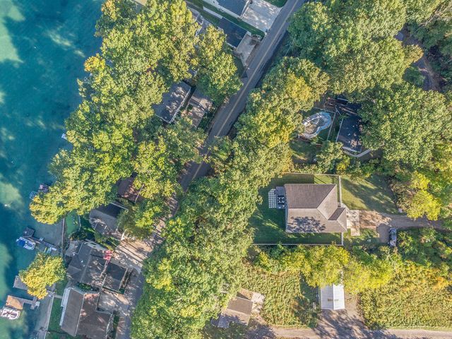 7811 N 39th Street, Augusta, MI 49012