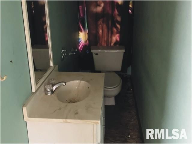 915 N MADISON Street, Marion, IL 62959