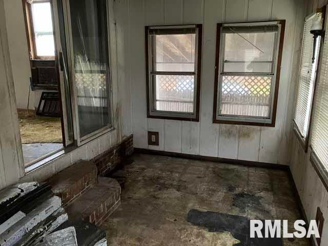 915 N MADISON Street, Marion, IL 62959