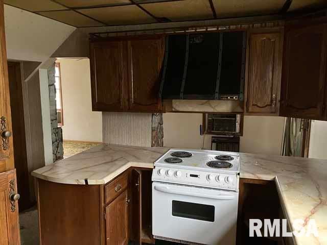 915 N MADISON Street, Marion, IL 62959