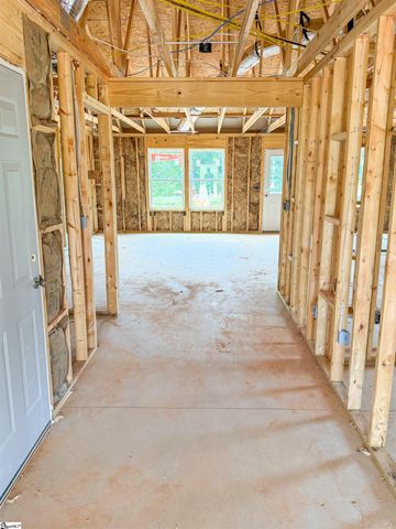 17994 Hwy 101 S, Gray Court, SC 29645