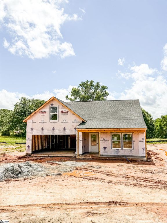 17994 Hwy 101 S, Gray Court, SC 29645