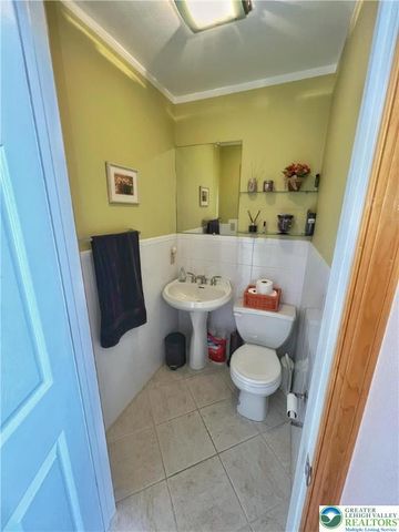 90 Halina Way, Towamensing Twp, PA 18058