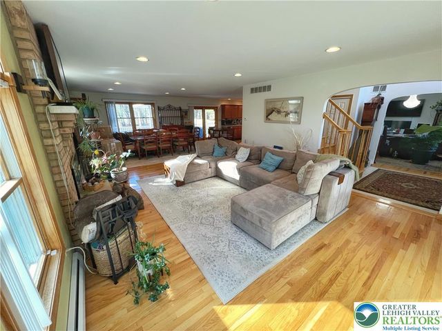 90 Halina Way, Towamensing Twp, PA 18058