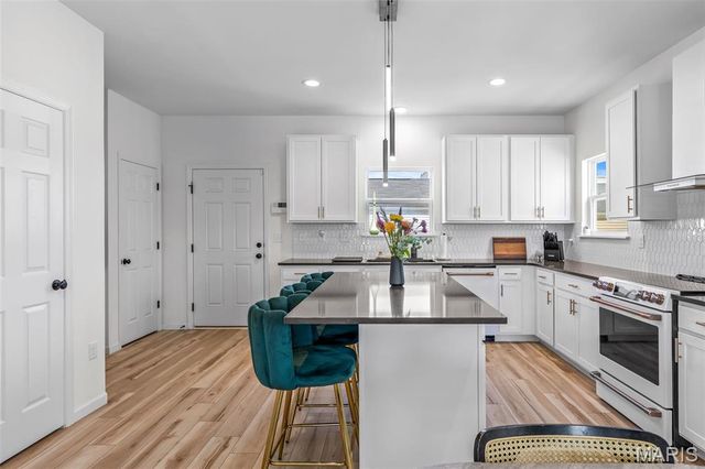 9433 Vandervoort Court, Crestwood, MO 63126
