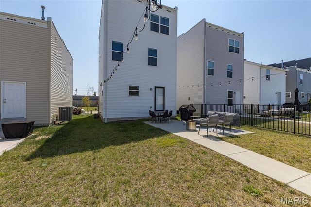 9433 Vandervoort Court, Crestwood, MO 63126