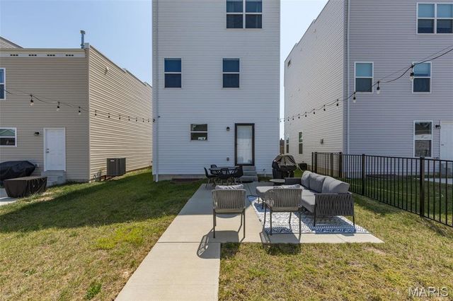 9433 Vandervoort Court, Crestwood, MO 63126