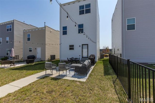 9433 Vandervoort Court, Crestwood, MO 63126
