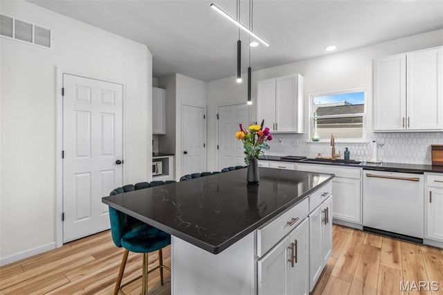 9433 Vandervoort Court, Crestwood, MO 63126