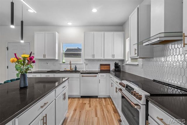 9433 Vandervoort Court, Crestwood, MO 63126