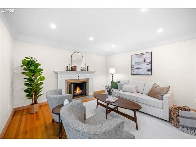 10332 Sw LANCASTER Rd, Portland, OR 97219