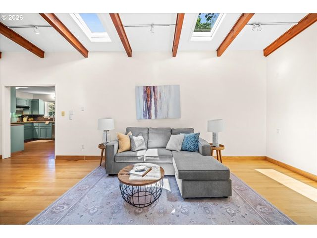 10332 Sw LANCASTER Rd, Portland, OR 97219