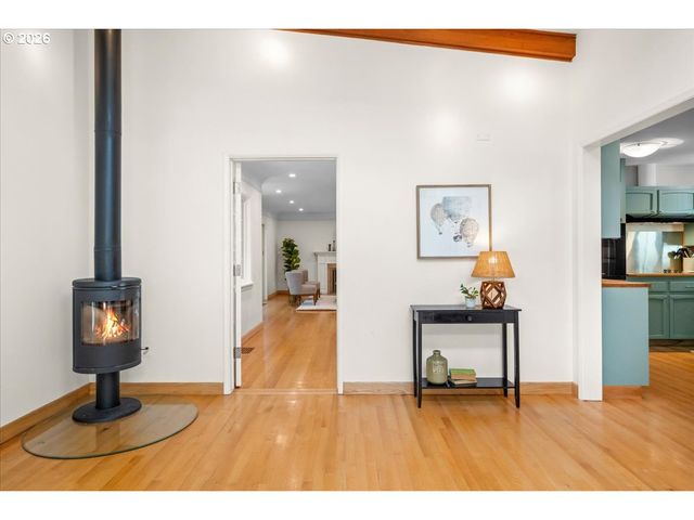 10332 Sw LANCASTER Rd, Portland, OR 97219