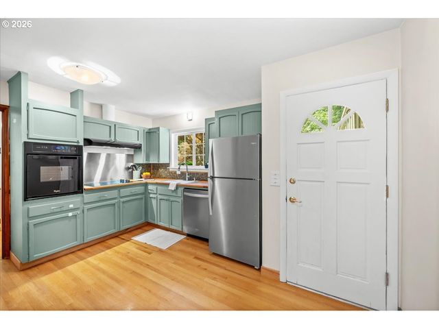 10332 Sw LANCASTER Rd, Portland, OR 97219
