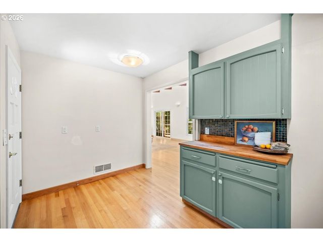 10332 Sw LANCASTER Rd, Portland, OR 97219
