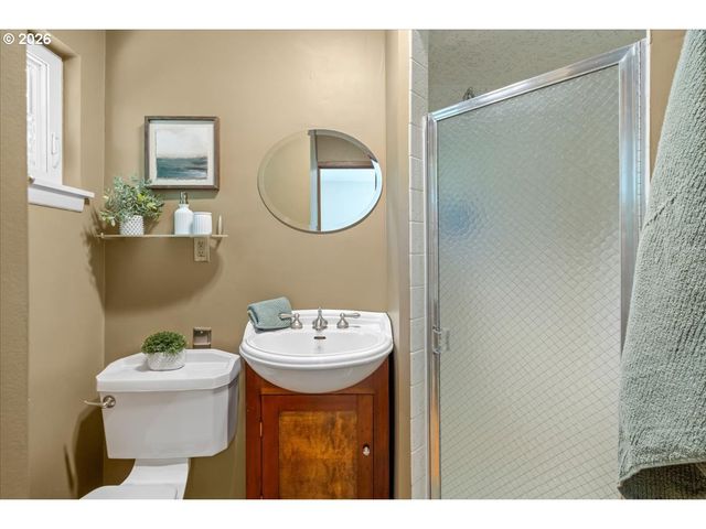 10332 Sw LANCASTER Rd, Portland, OR 97219