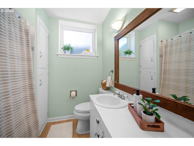 10332 Sw LANCASTER Rd, Portland, OR 97219