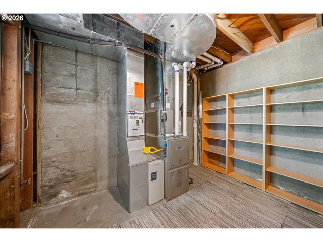 10332 Sw LANCASTER Rd, Portland, OR 97219