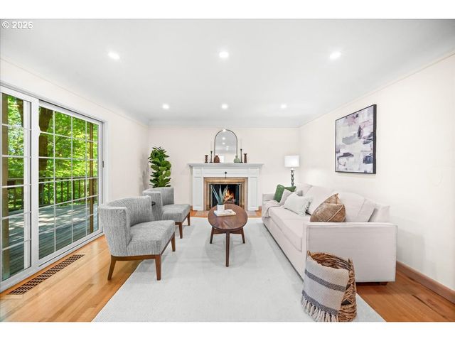 10332 Sw LANCASTER Rd, Portland, OR 97219