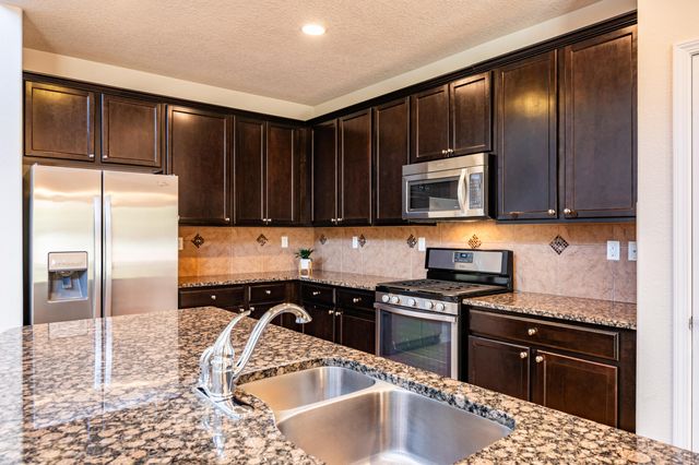 510 Palo Alto Drive NE, Rio Rancho, NM 87124