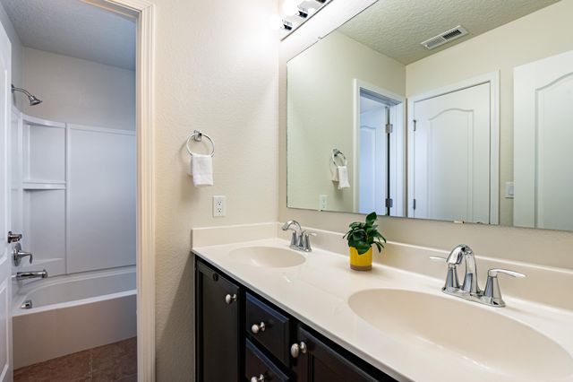 510 Palo Alto Drive NE, Rio Rancho, NM 87124
