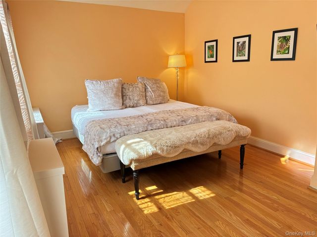 59 Sycamore Avenue, Floral Park, NY 11001
