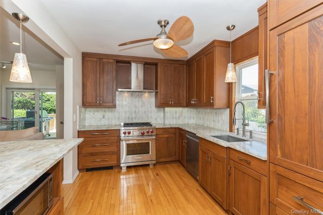 59 Sycamore Avenue, Floral Park, NY 11001