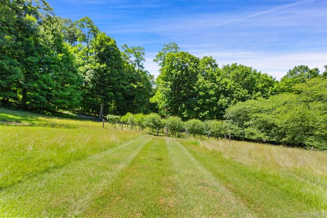 242 Croton Lake Road, Katonah, NY 10536