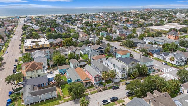 811 Church Street, Galveston, TX 77550