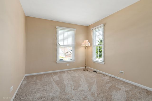 17325 W Westwind Drive, Gurnee, IL 60031